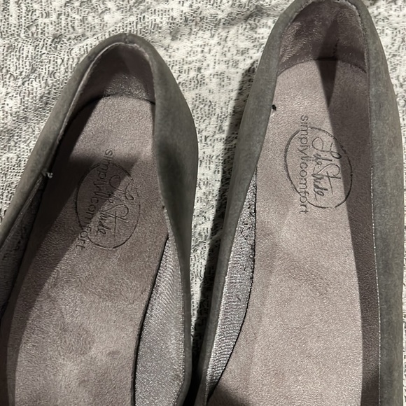 Medium grey ballet flats - Picture 2 of 5